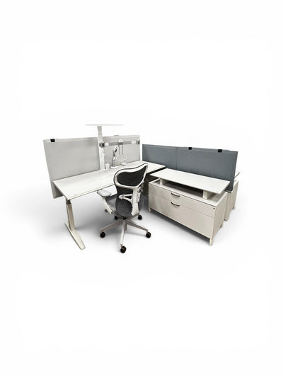 Herman Miller Canvas 6×6 Pre-Owned Workstation with Integrated LED Task Lighting