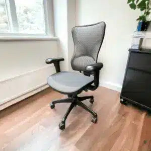 Open Plan B8 mid back Task Chair engage