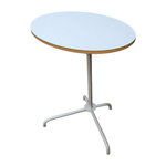 Harter White Oval Top End Table 20x14x26