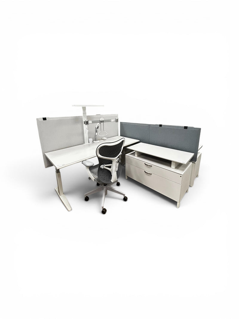 Herman Miller Canvas 6×6 Pre-Owned Workstation with Integrated LED Task Lighting