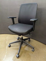 Used Black Cloth/mesh Back Task Chair