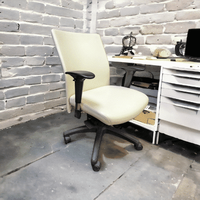 Used Compel Pinnacle Pearl Leather Conference Chair