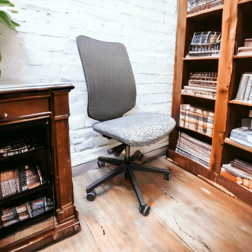 Used Herman Miller Verus Task Ch – Grey Fabric Seatgrey Mesh Back